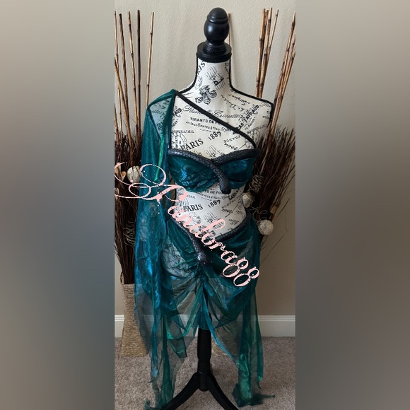 Seductive Medusa sexy Halloween costume - Picture 4 of 12